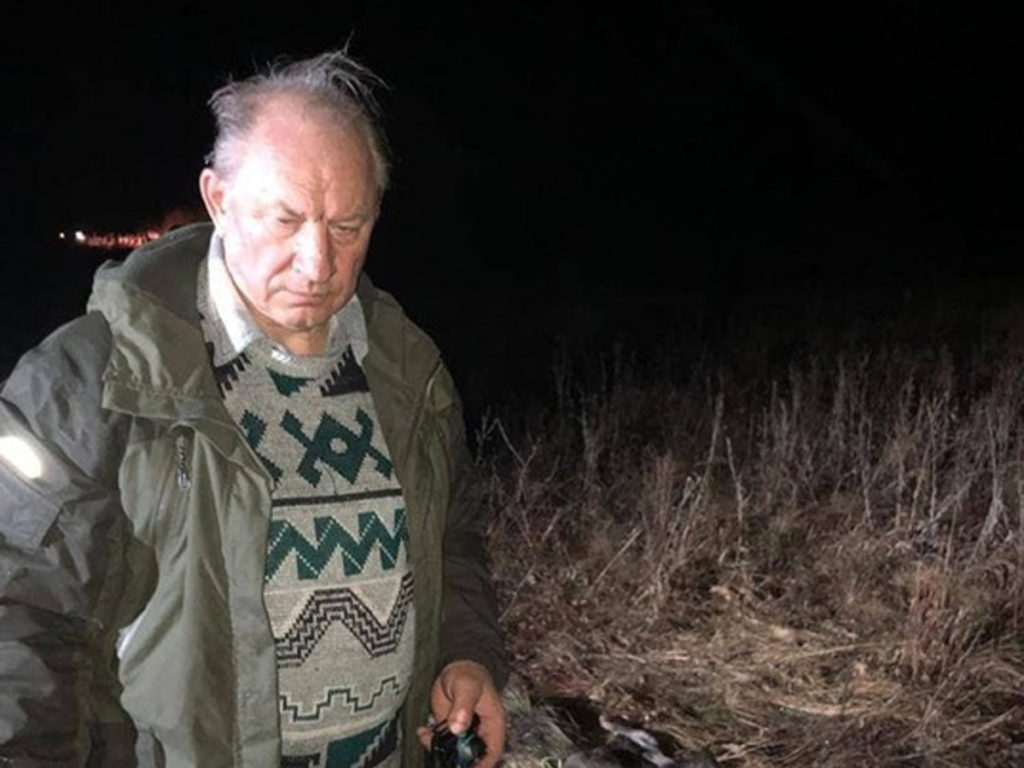 Валерий Рашкин с тушей лося