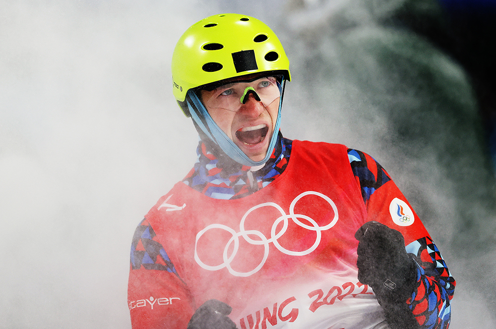 Илья Буров завоевал бронзу на соревнованиях по лыжной акробатике