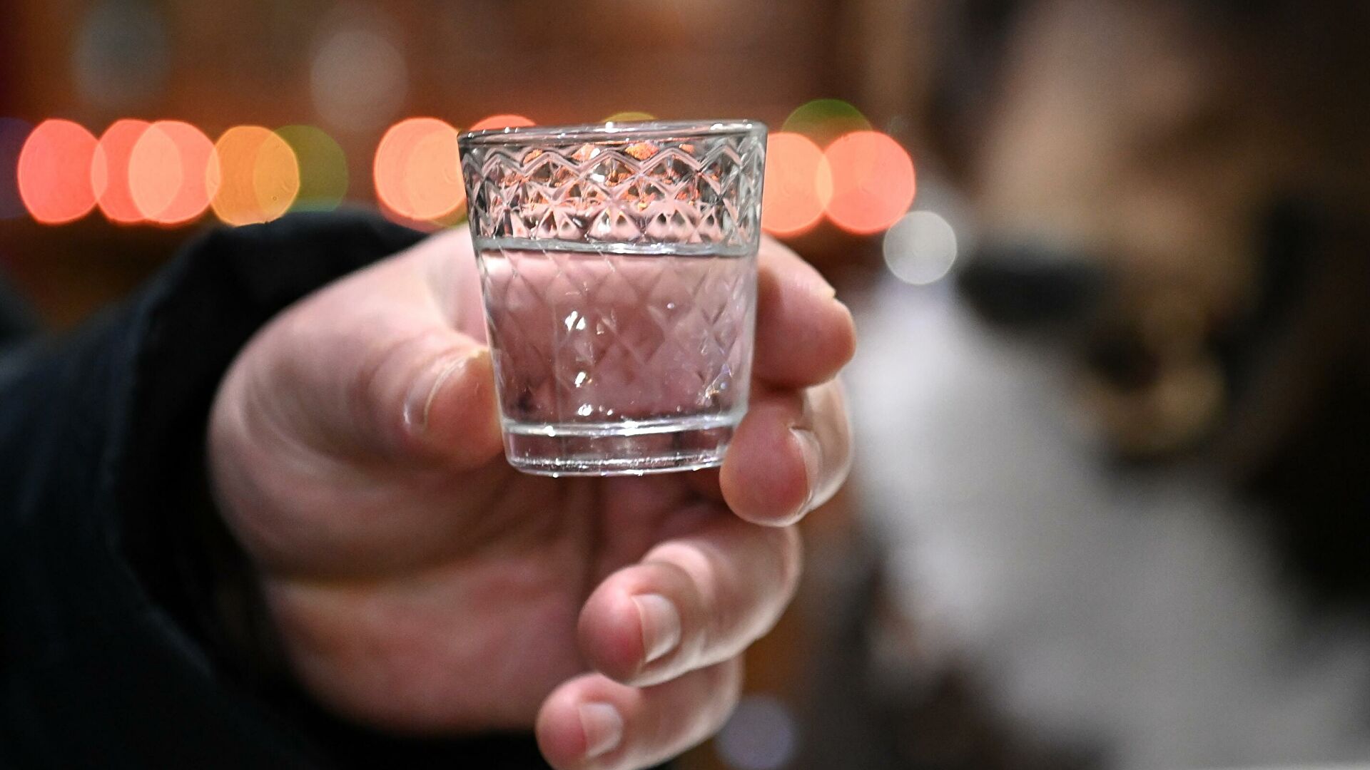 В 2021 году россияне выпили 1,5 миллиарда литров крепкого алкоголя