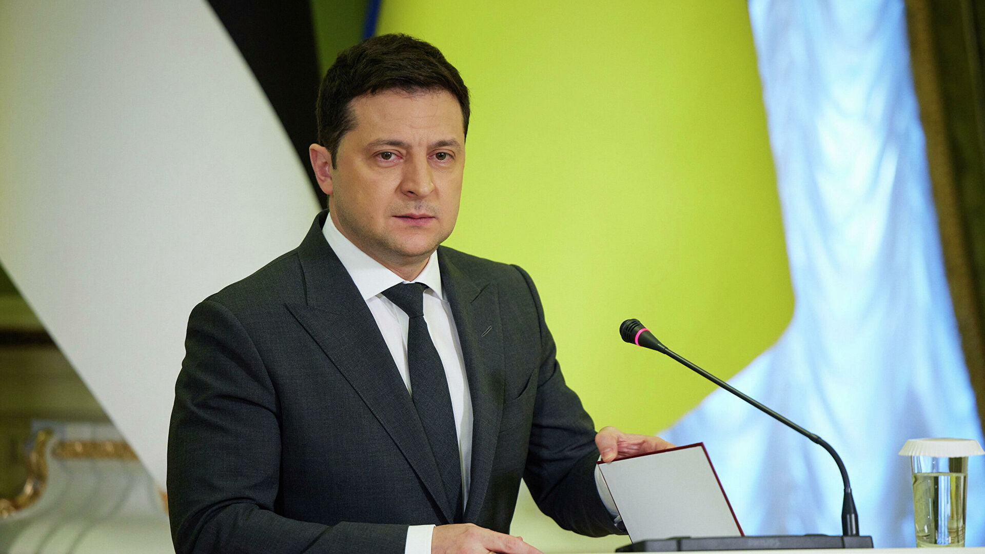 Президент Украины подписал указ о всеобщей мобилизации