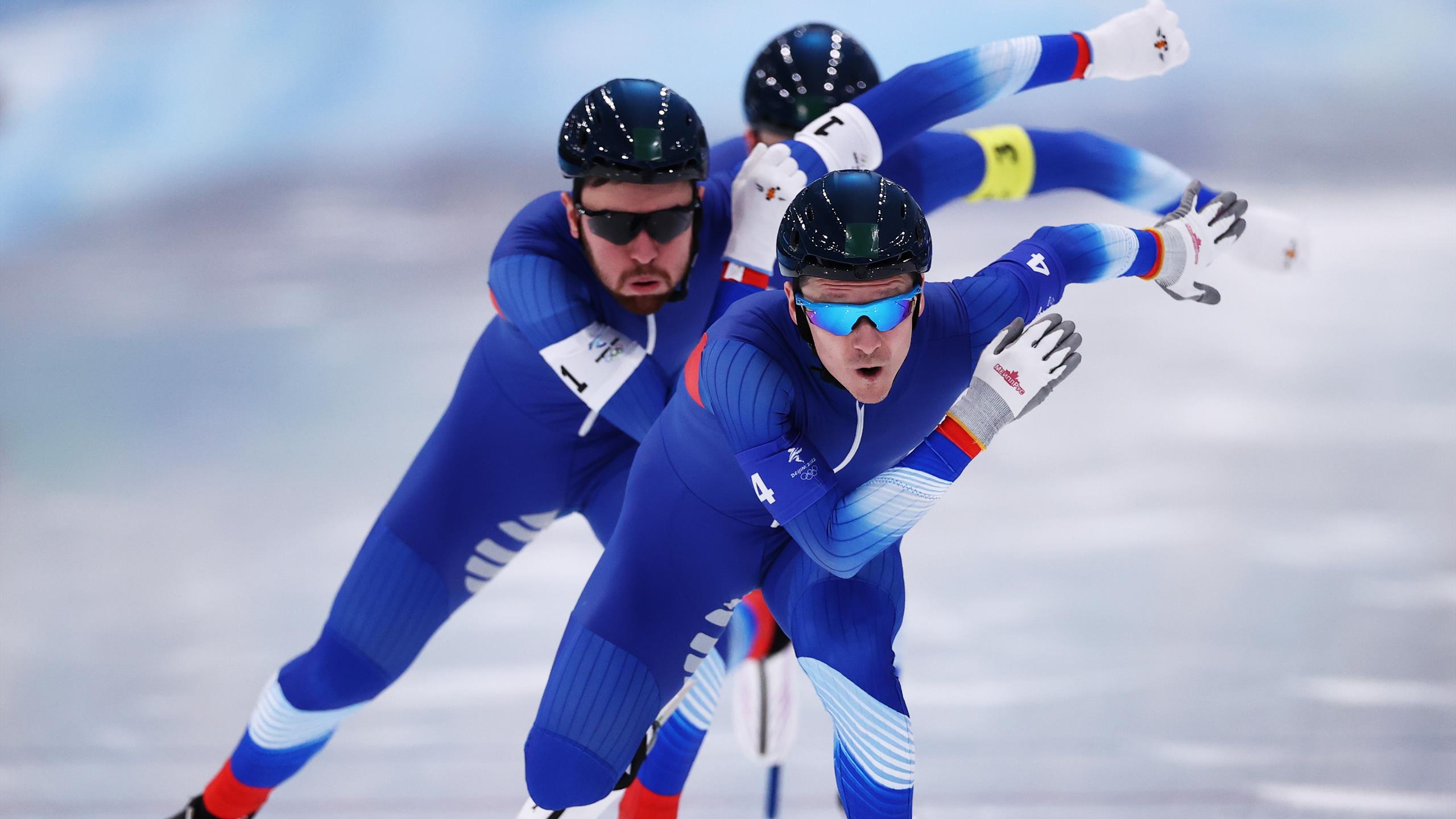 Российские конькобежцы завоевали серебро