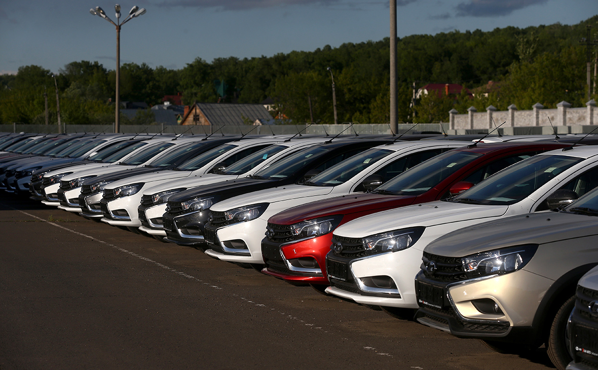 Продажи «АвтоВАЗ» в России в январе упали на 17%