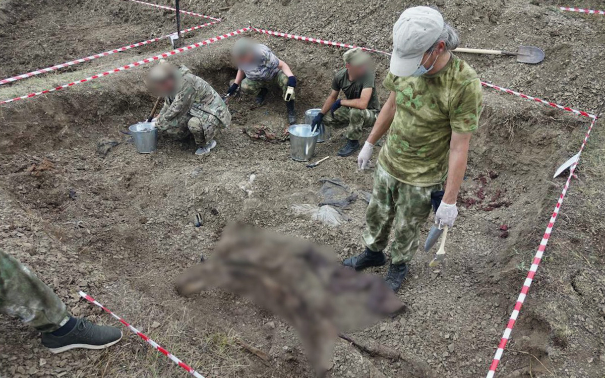 СК возбудил дело из-за найденных массовых захоронений мирных жителей в Донбассе
