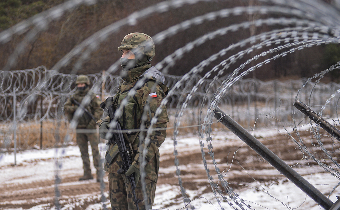 Польские пограничники построят стену на границе с Россией