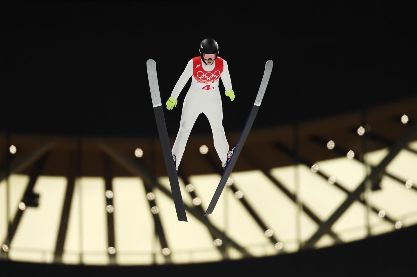 Российские спортсмены впервые в истории завоевали медаль в прыжках с трамплина