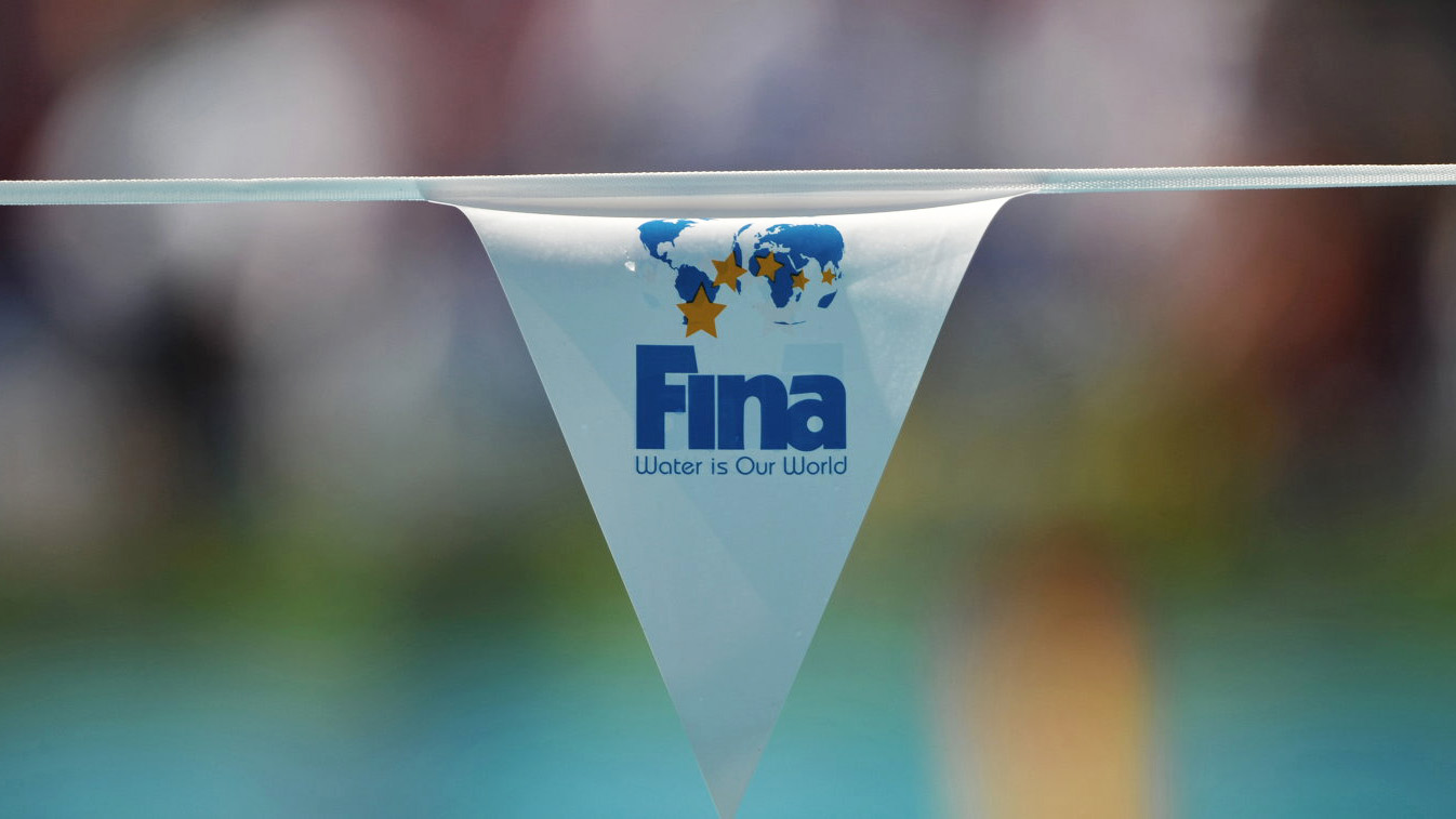 FINA отозвала свой почетный орден президенту России
