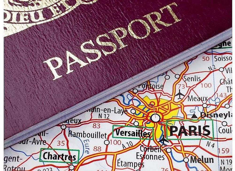 Франция возобновит выдачу туристических виз гражданам России