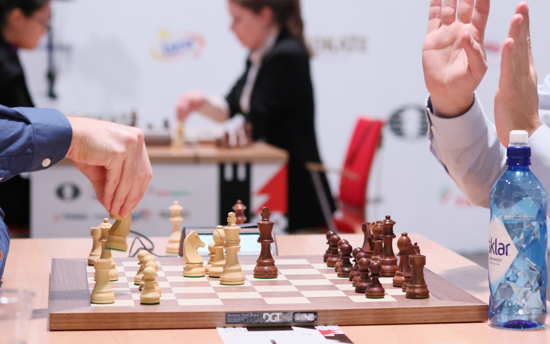 FIDE отстранил сборные России и Белоруссии по шахматам