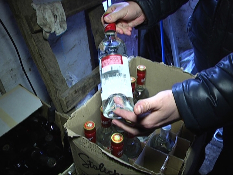 Предложили ужесточить уголовную ответственность за производство и продажу контрафактного алкоголя