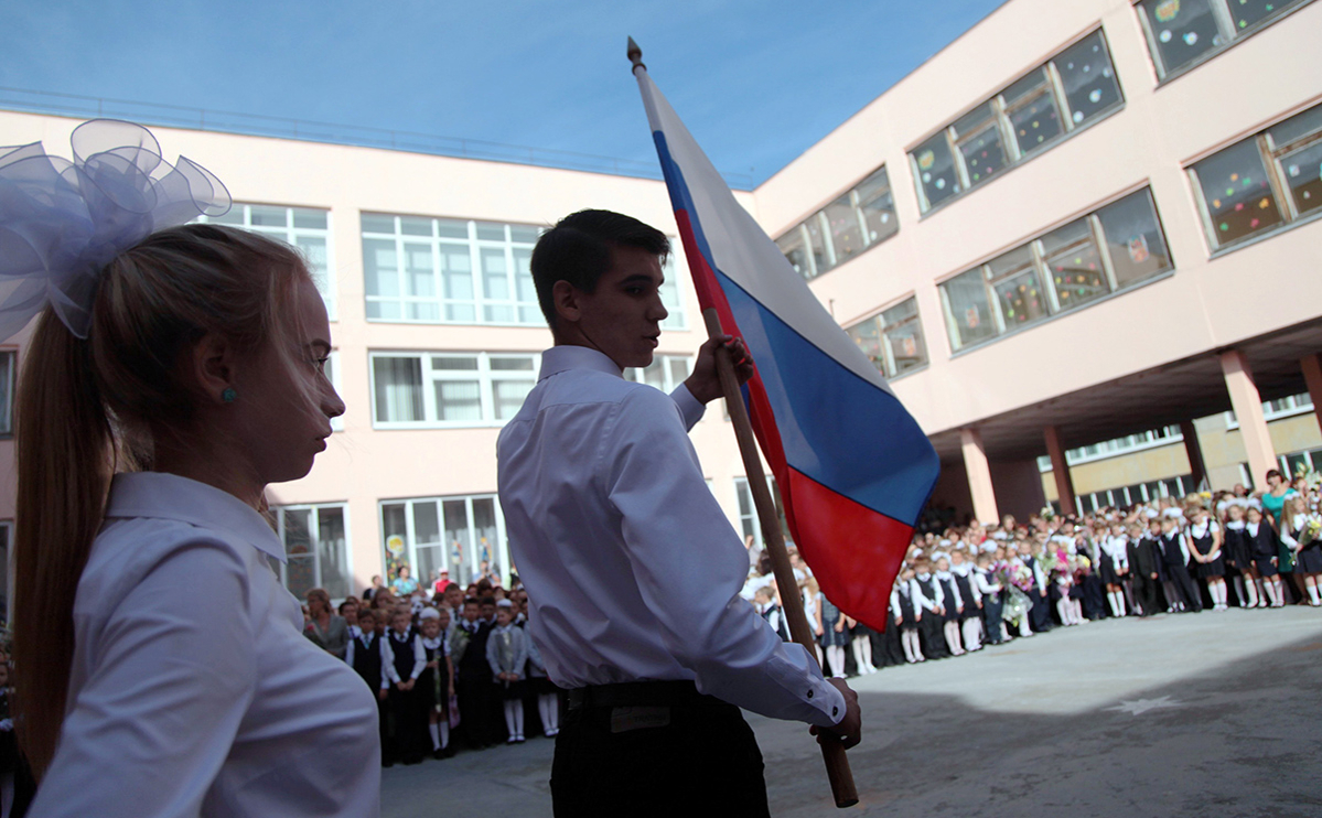 С 1 сентября 2022 года в школах России будет исполняться гимн страны