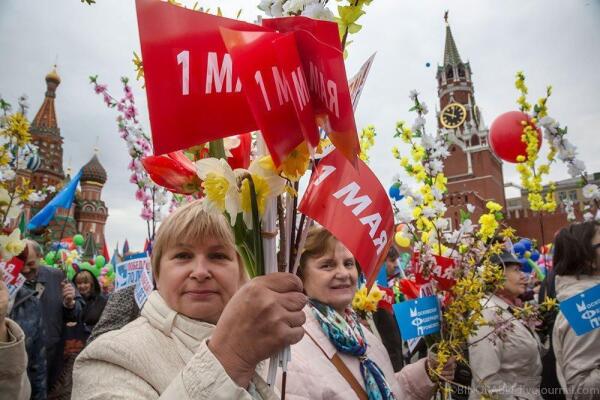 В Украине отменили выходные на Пасху и майские праздники из-за военного положения в стране