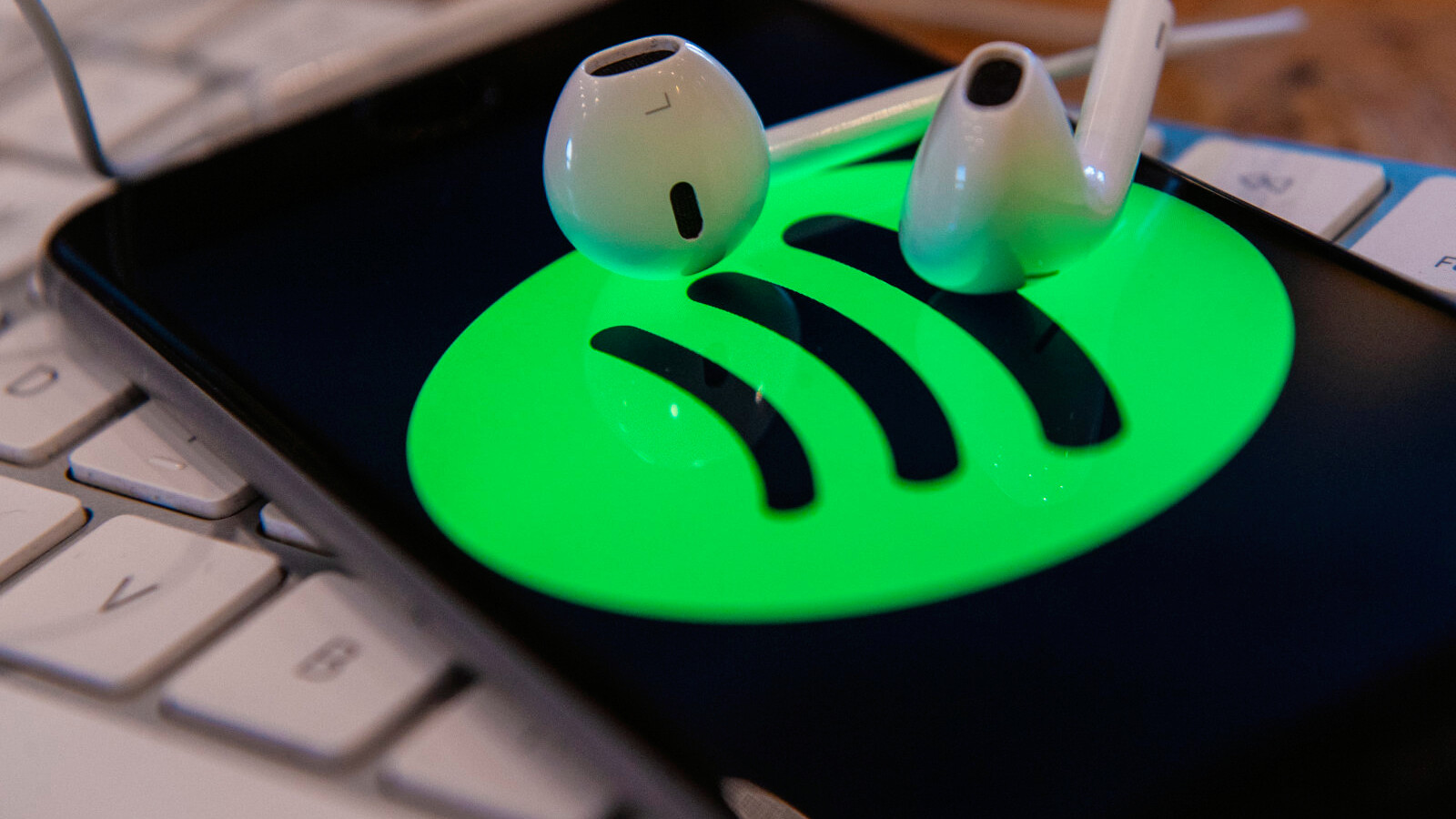 Spotify полностью прекращает свою работу в России