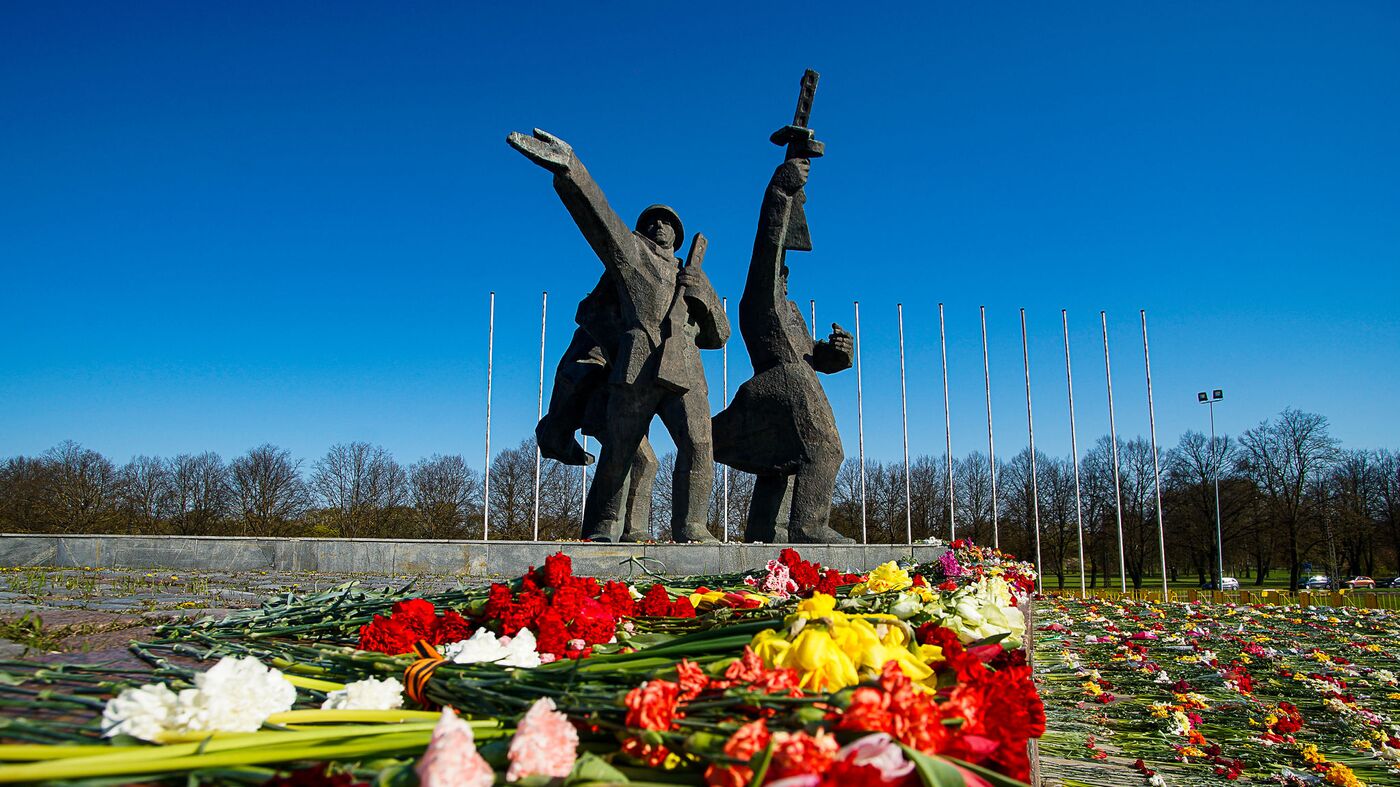 Латвия официально уведомила Россию о приостановке соглашения, защищающего советские памятники