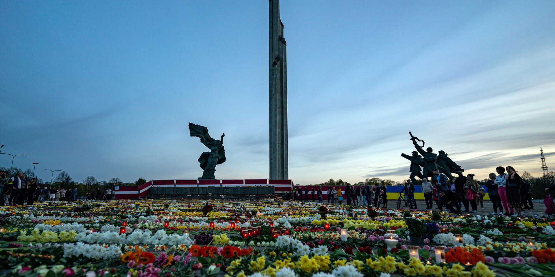 В Латвии поддержали законопроект, обвязывающий снести советские памятники