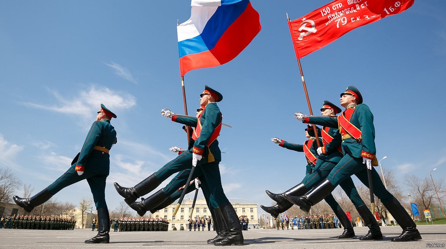 В Госдуме предложили признать флаг СССР новым государственным флагом России