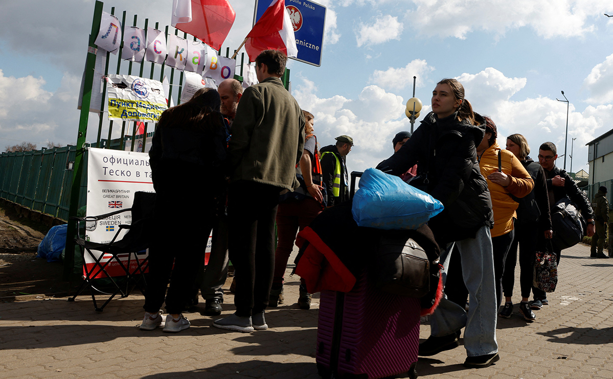 Власти Польши прекратят выплаты беженцам Украины начиная с 1 июля