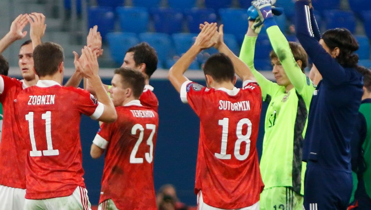 Сборная Россия поднялась с 36-го на 35-е место в рейтинге ФИФА