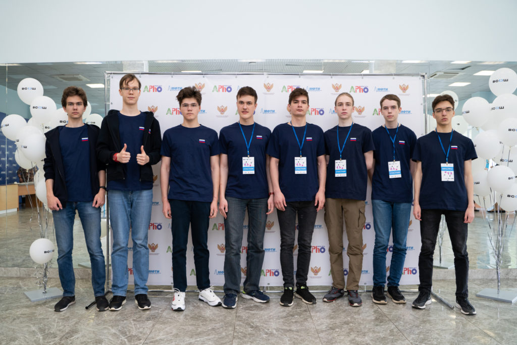 Российские школьники завоевали восемь медалей на Азиатской олимпиаде по физике