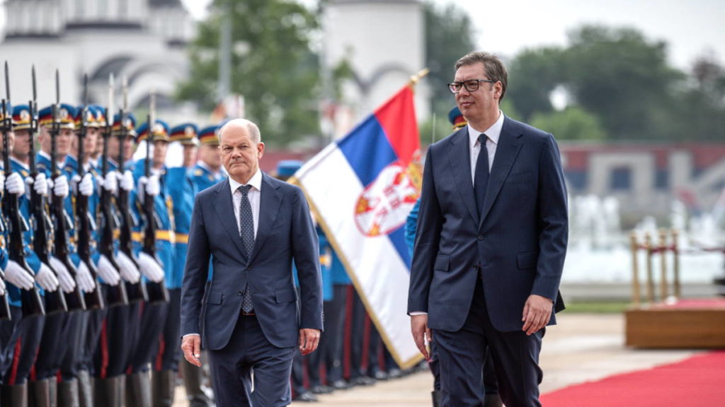 Канцлер Германии потребовал от Сербии ввести санкции против России