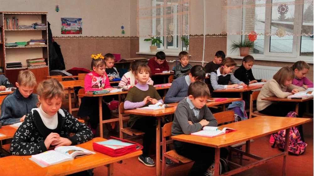 Школы Донбасса с 1 сентября перейдут на российские образовательные стандарты