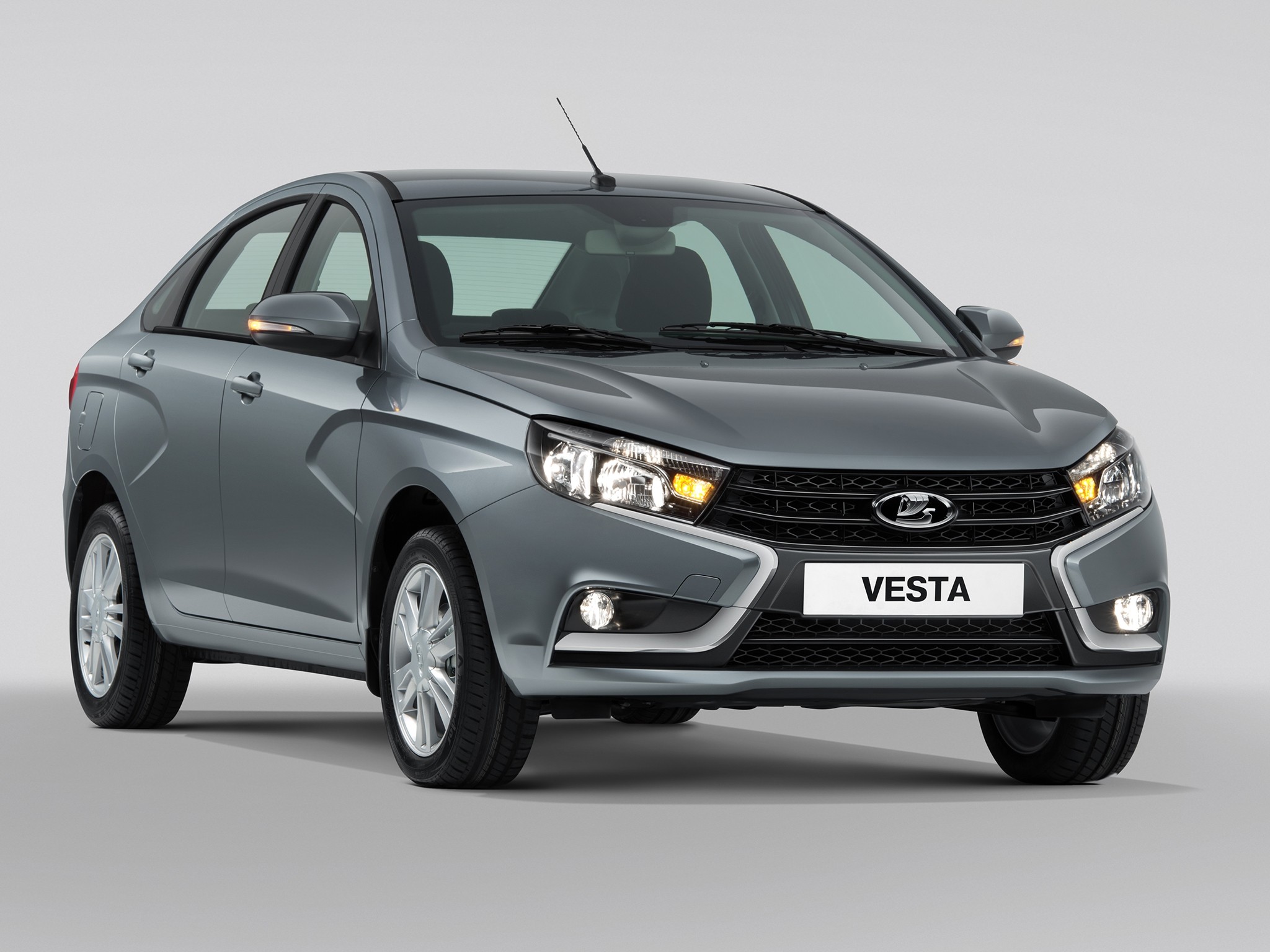«АвтоВАЗ» возобновит выпуск Lada Vesta в первой половине 2023 года