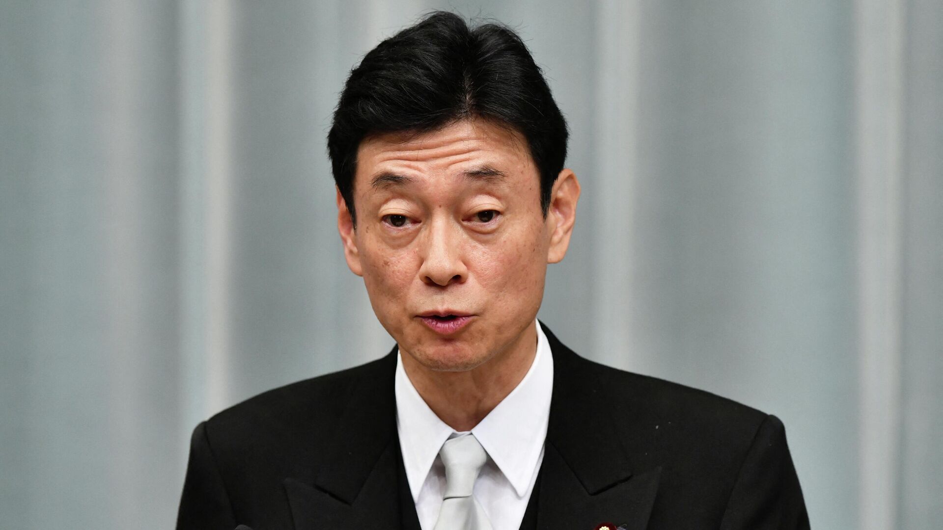 Новым министром по вопросу экономических связей Японии и России назначен Ясутоси Нисимура