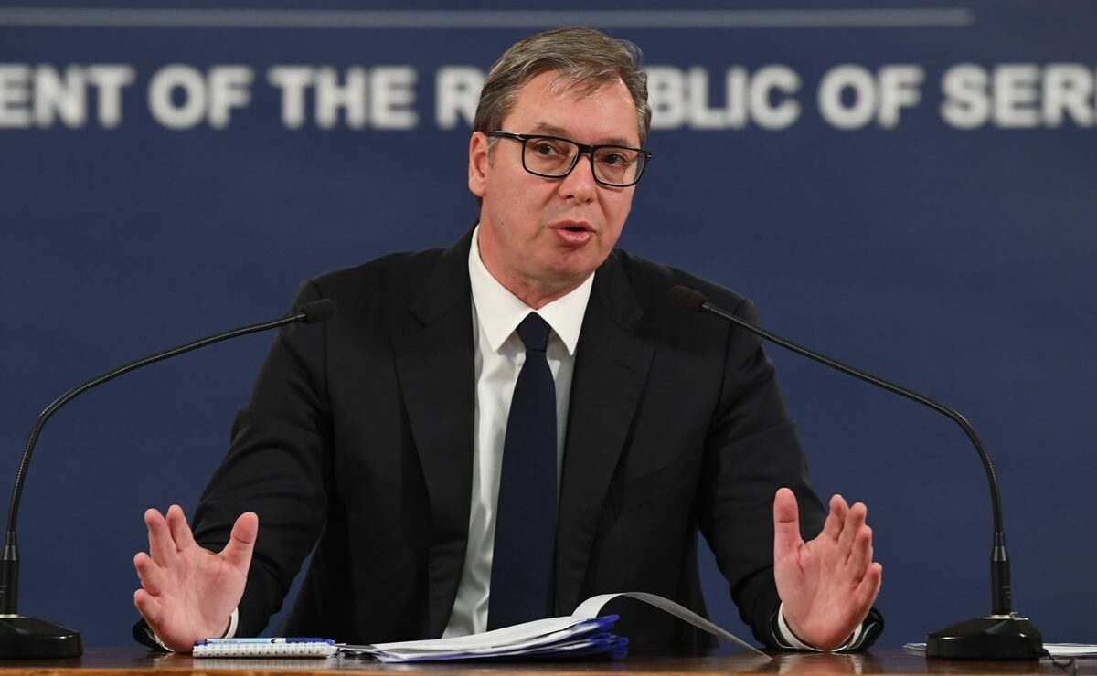 Президент Сербии Вучич заявил, что продолжит текущую политику по санкциям против России