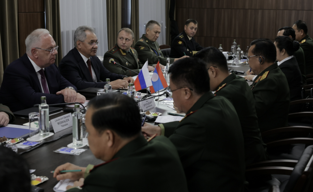 Россия и Лаос проведут совместные учения танковых подразделений "Ларос-2022"
