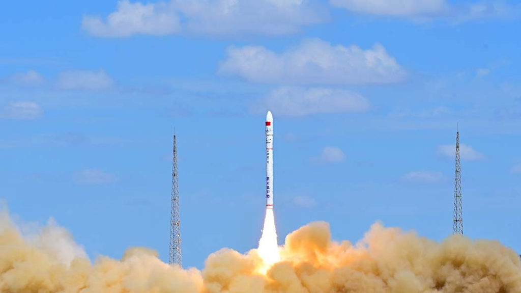 Китайская ракета-носитель «Церера-1» вывела на орбиту три спутника зондирования Земли фото