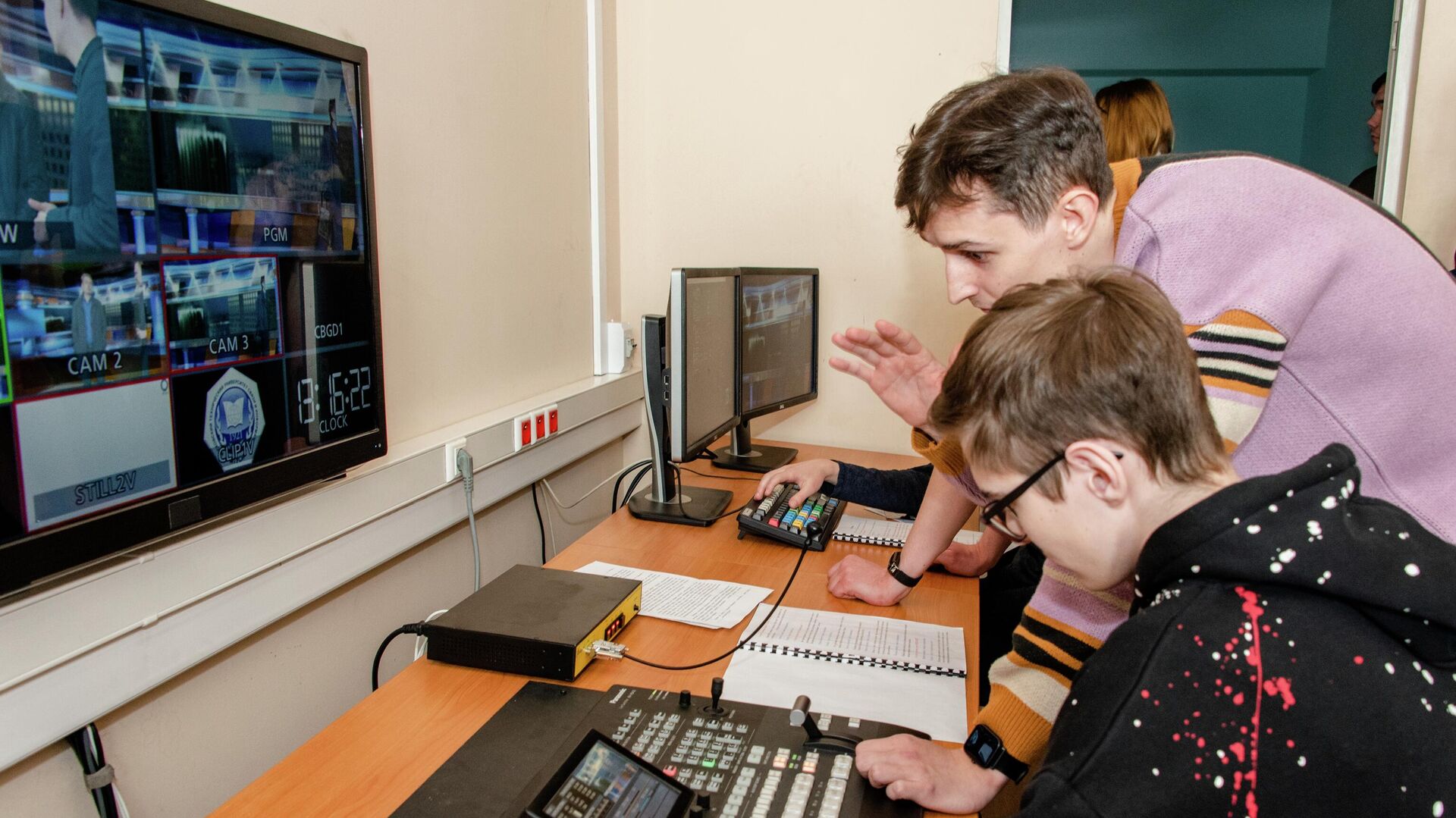 Президент России поддержал предложение о введении именных стипендий для талантливых студентов