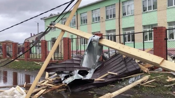 В Курской области из-за урагана пострадали библиотека, школа и детский сад
