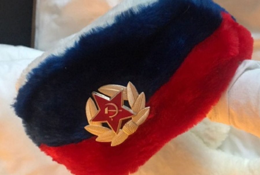 В Екатеринбурге трое подростков избили девочку из-за шапки с расцветкой российского флага