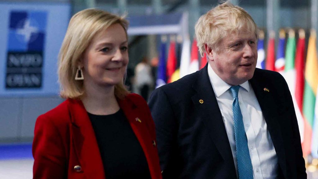 Поменяли шило на мыло: Лиз Трасс на посту премьер-министра Великобритании будет большей русофобкой, чем Борис Джонсон