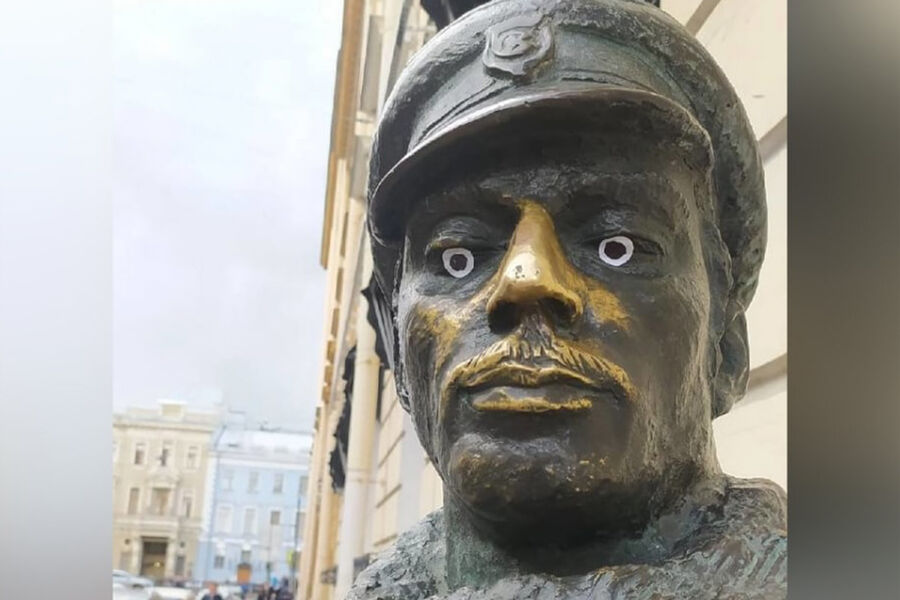 В Санкт-Петербурге от рук неизвестного вандала пострадал ещё один памятник