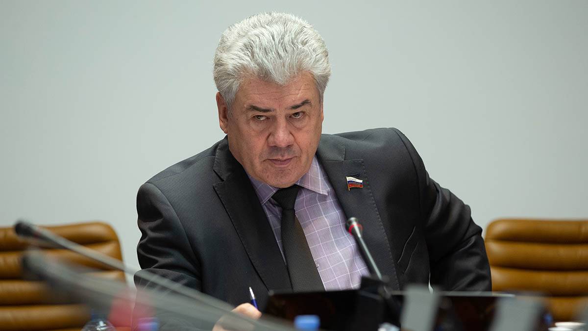 Глава комитета Совфеда по обороне Виктор Бондарев подал рапорт для участия в специальной операции