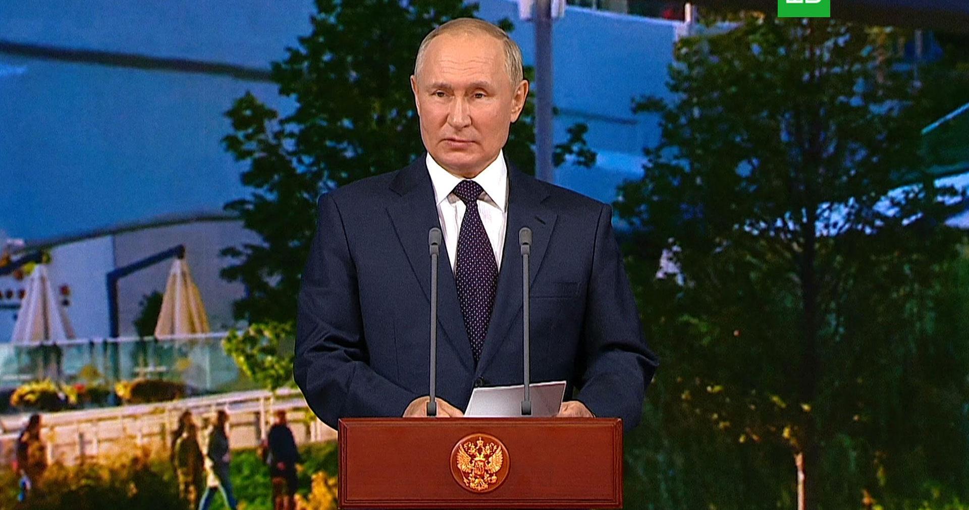 Владимир Путин поздравил жителей Москвы с 875-летием города