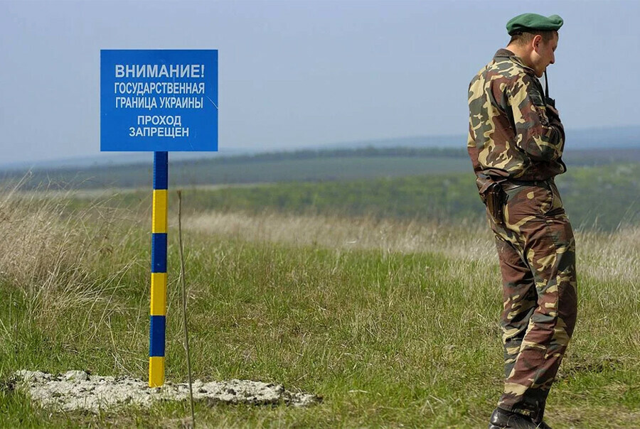 Президент Украины предложил отменить безвизовый режим с Белоруссией