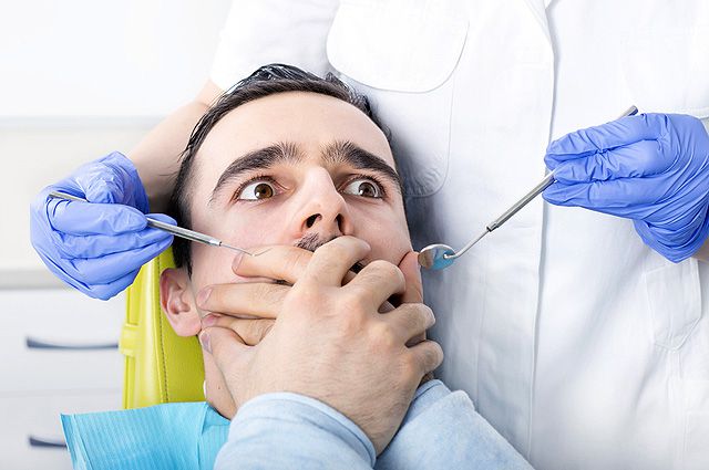 Стоматолог без образования — страшный сон для пациента