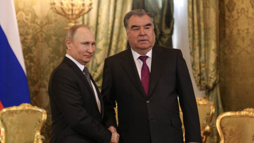 Владимир Путин наградил президента Таджикистана орденом "За заслуги перед Отечеством" III степени