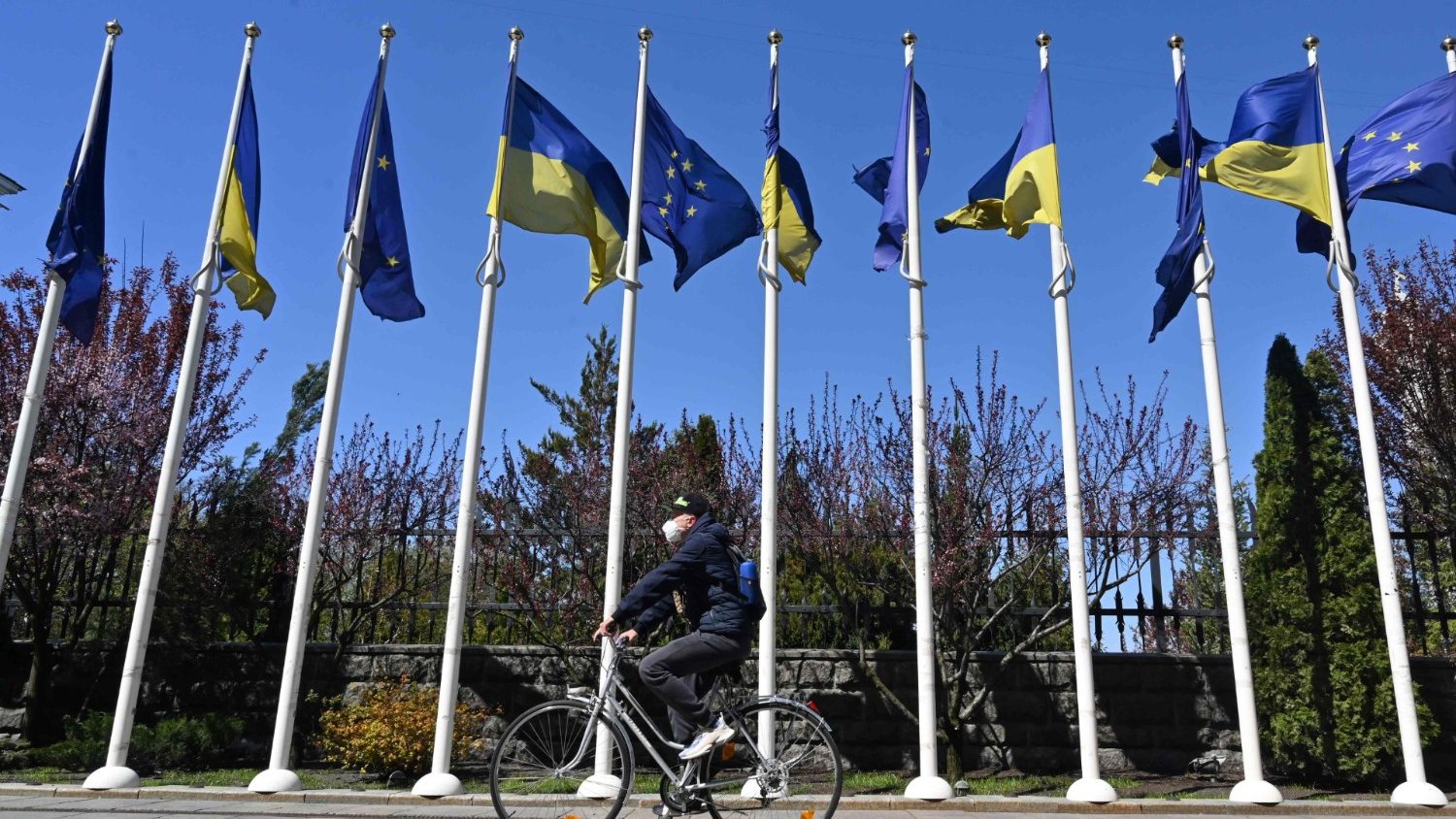 Евросоюз подписал меморандум о выделении второго транша макрофинансовой помощи Украине