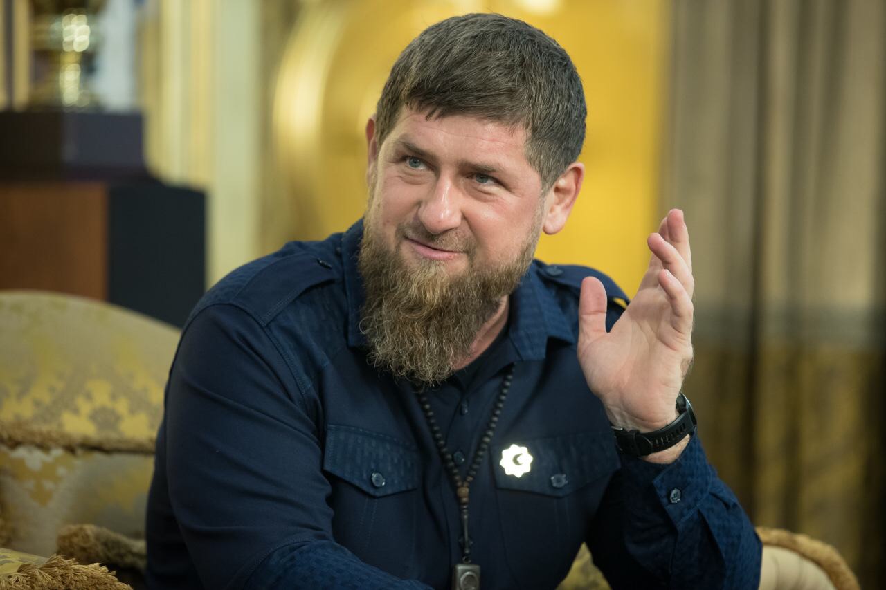 Рамзан Кадыров посоветовал уезжающим из России мужчинам надеть юбки