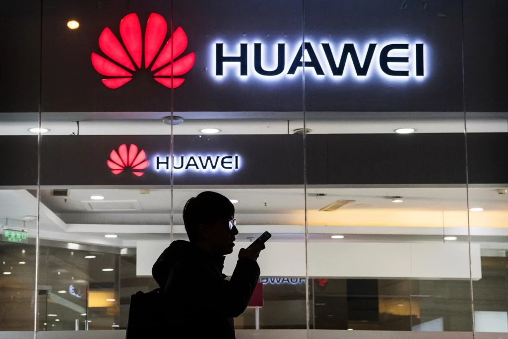 Huawei уходит из России