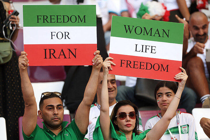 «Женщины. Жизнь. Свобода»: в знак протеста иранцы на ЧМ–2022 по футболу отказались петь гимн страны