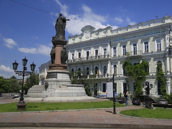 Памятники Екатерине II и Суворову снесут в Одессе