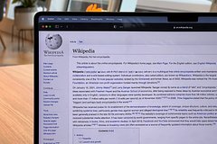 В Госдуме призвали школы отказаться от «Википедии»