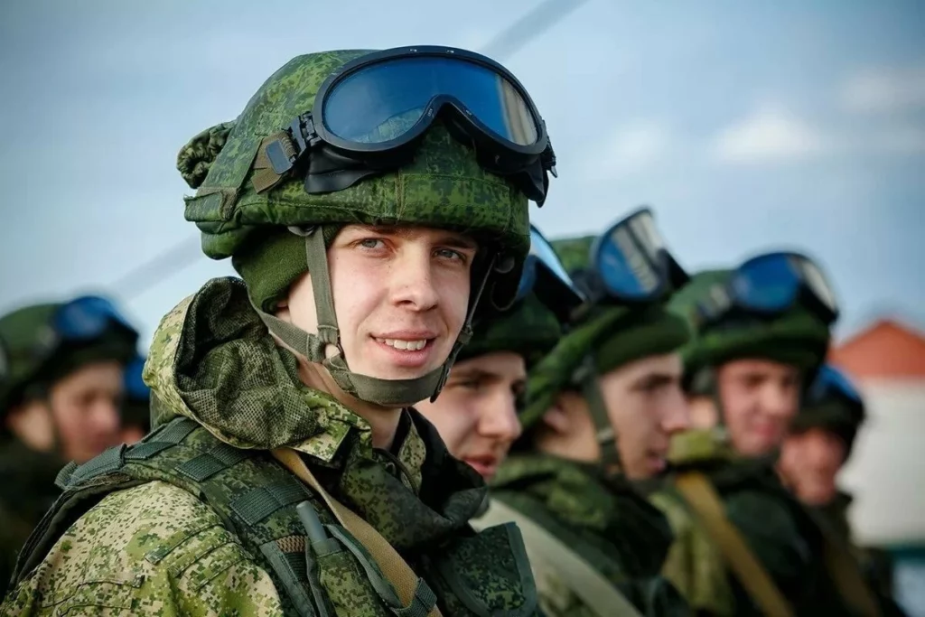 Солдат ВС РФ на построении