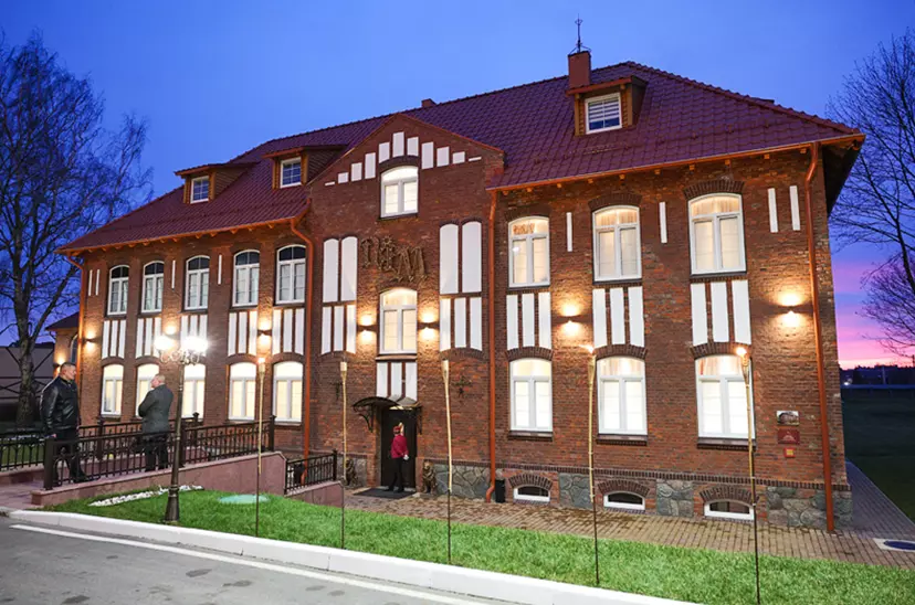 В Калининграде открыли первый в мире Дом янтарной моды