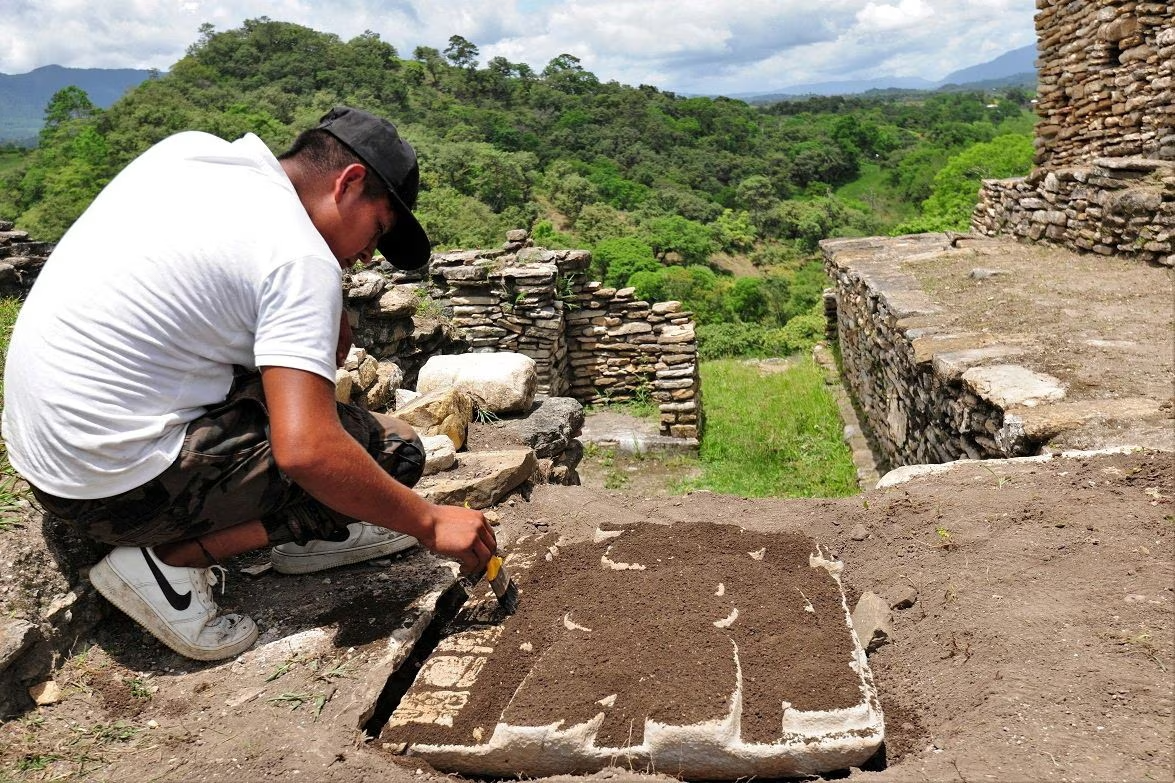 Древние Майя играли в мяч из праха своих предков