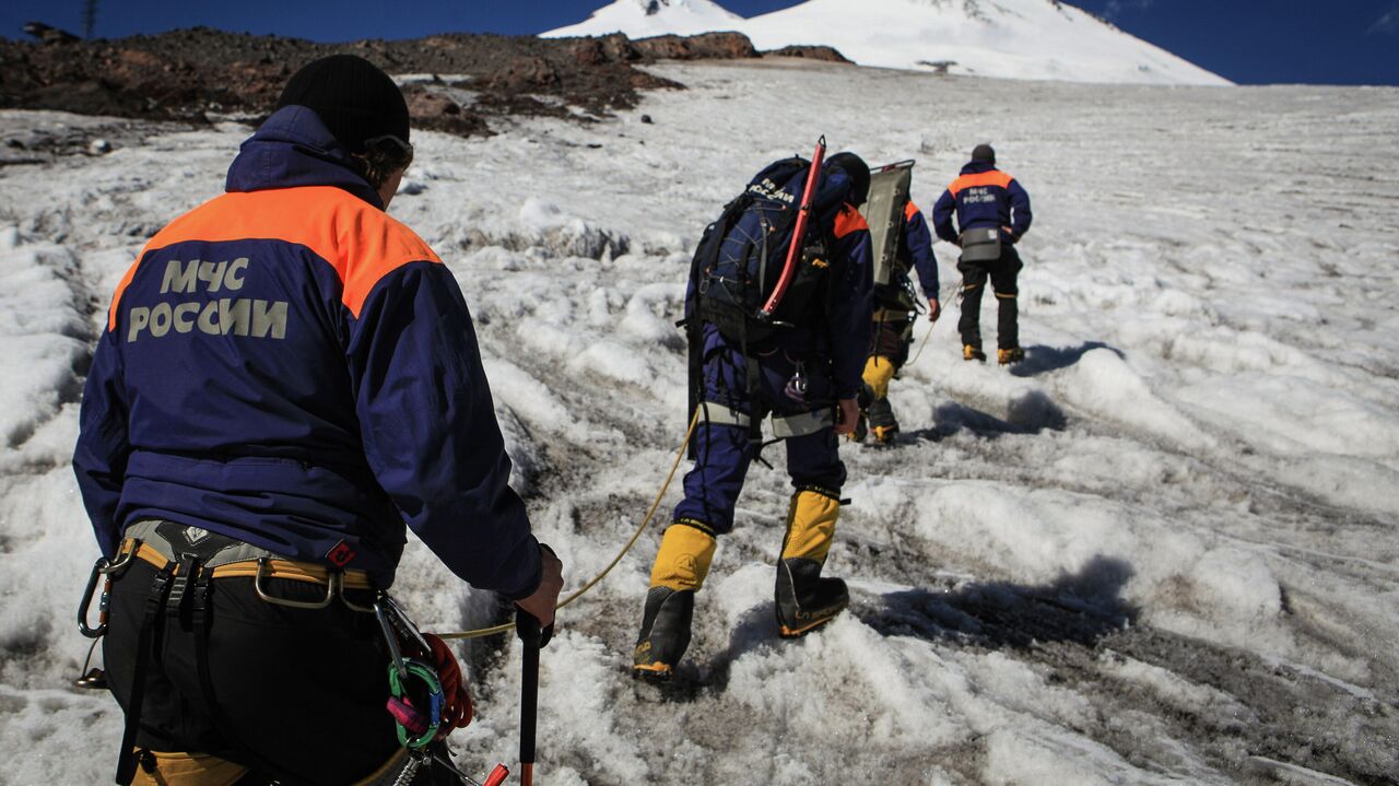 Сотрудники МЧС обнаружили мертвым тульского туриста, пропавшего на горе Эльбрус в Кабардино-Балкарской Республике