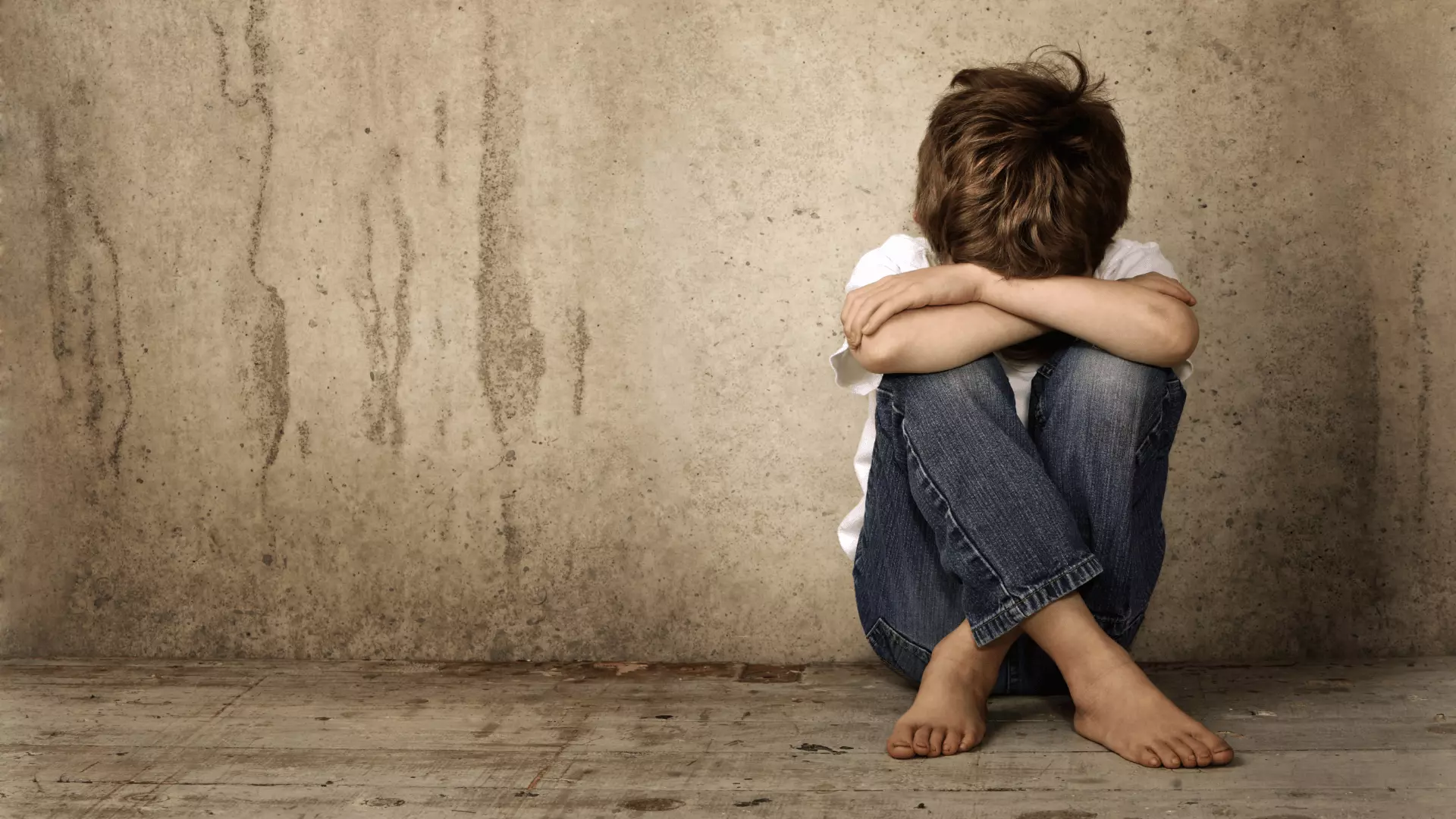 Одинокий ребенок фото детский суицид